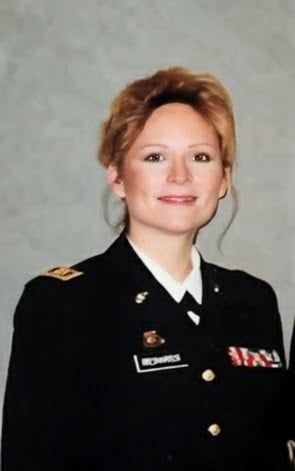 Lisa Davey in her Army dress uniform